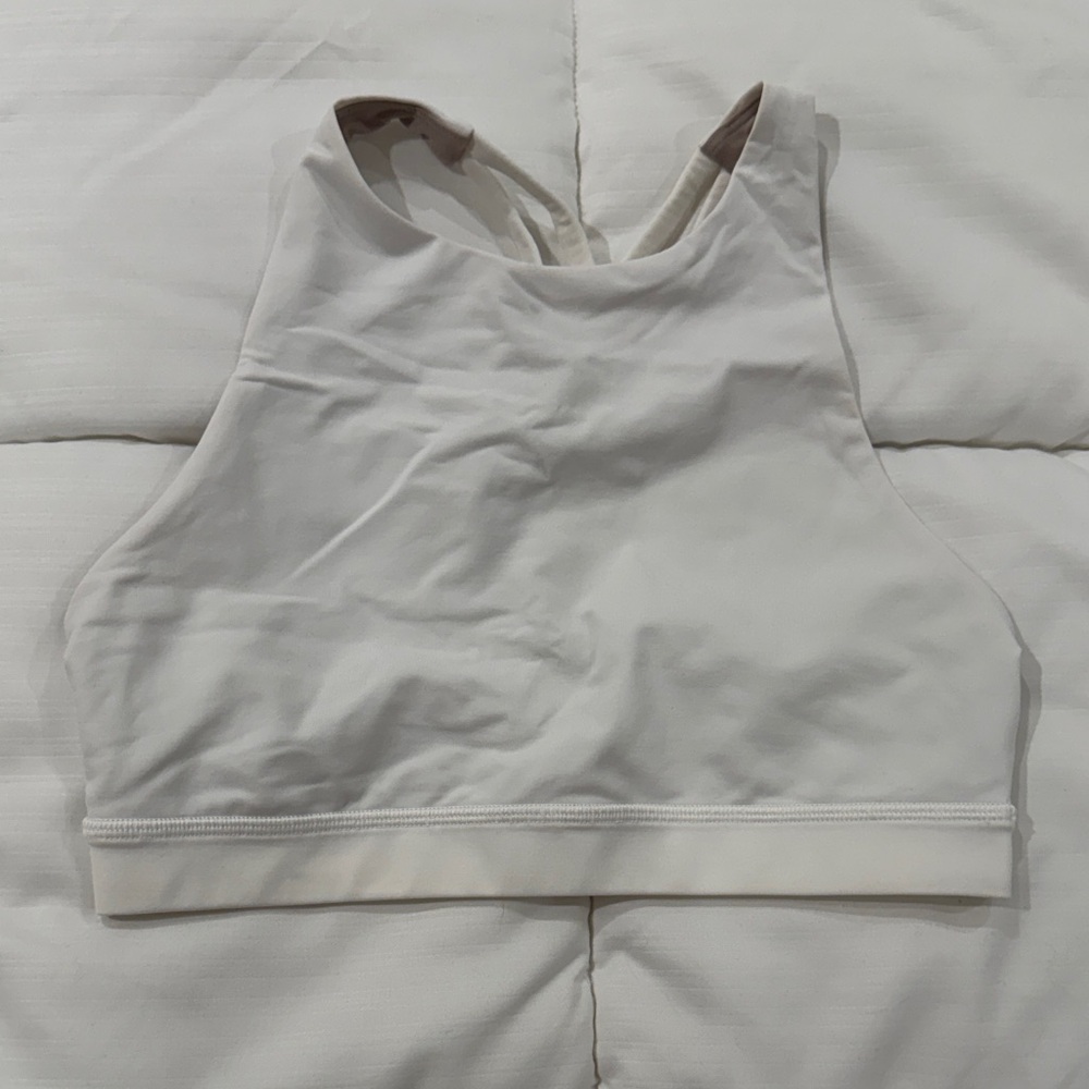 lululemon High-Neck Sports Bra - white